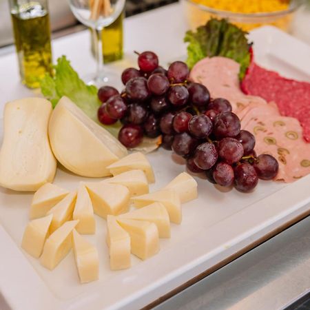 Grand Muthu Forte Do Vale Albufeira Exterior photo A cheese and sausage platter