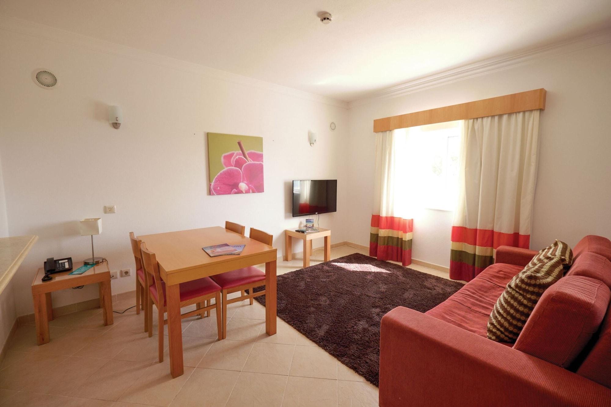 Grand Muthu Forte Do Vale Albufeira Exterior photo A typical apartment