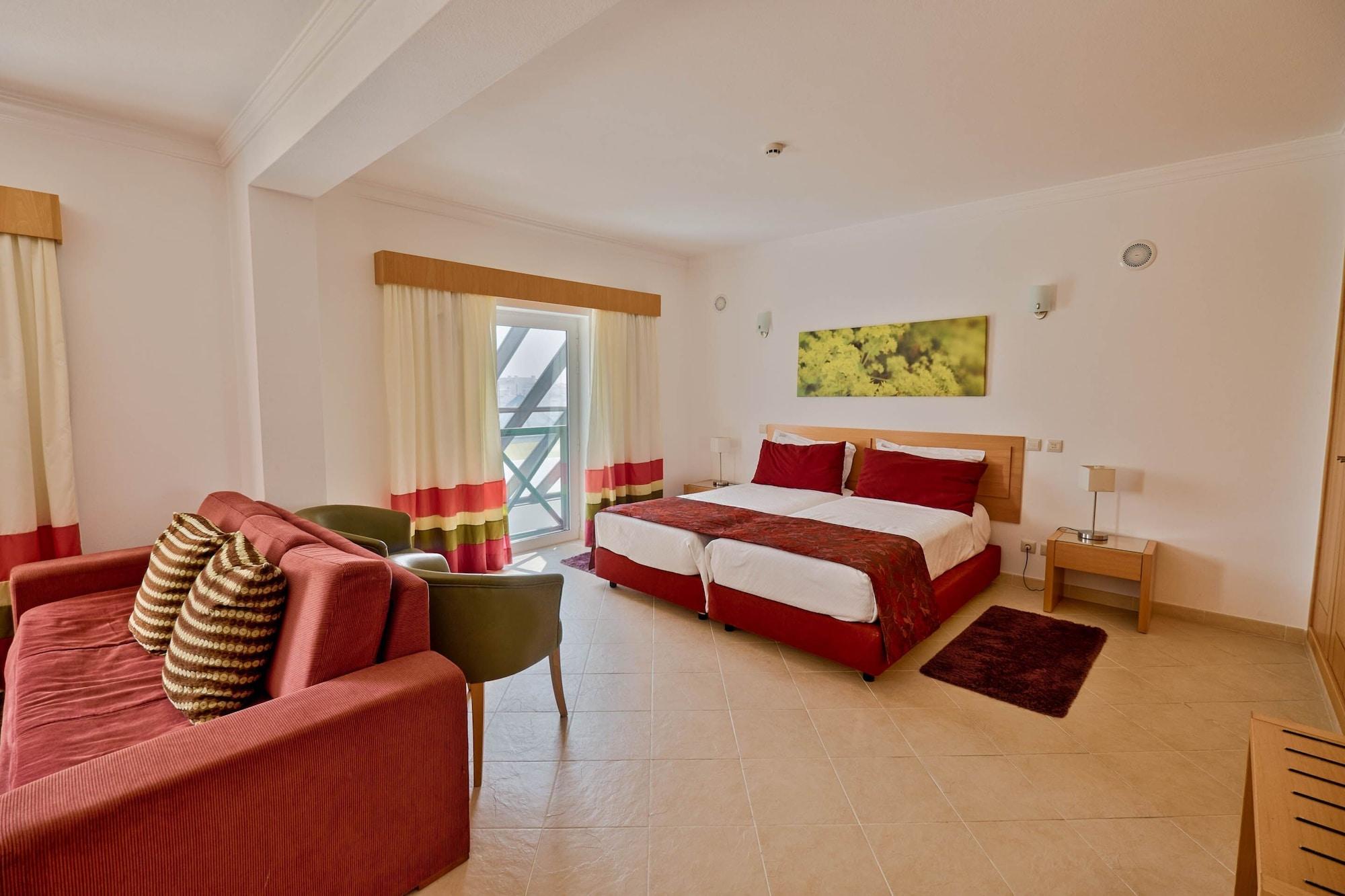 Grand Muthu Forte Do Vale Albufeira Exterior photo A room at the hotel