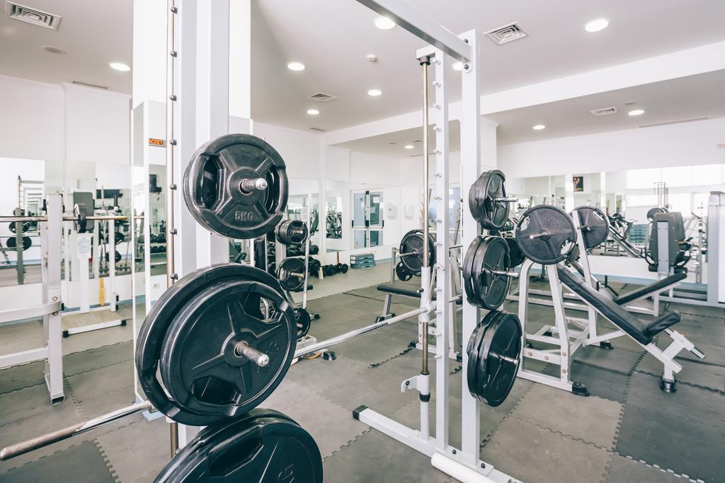 Grand Muthu Forte Do Vale Albufeira Exterior photo A modern gym